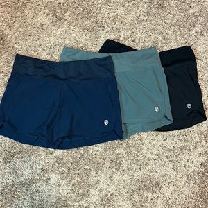 Born primitive maternity shorts. Size small.